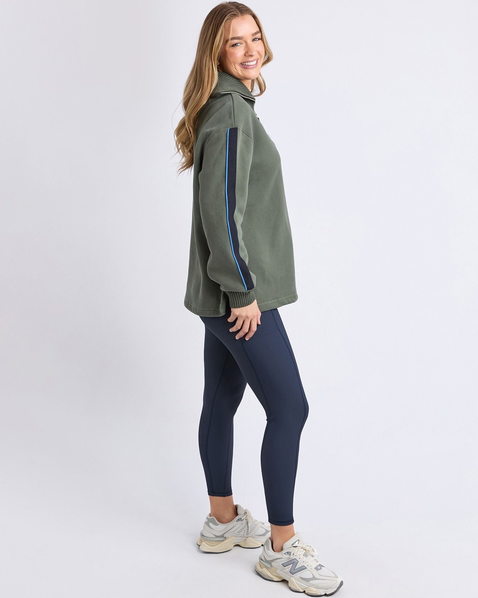 KNIT COLLAR CREW